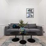 Holló 3 Bedroom Downtown Apartment